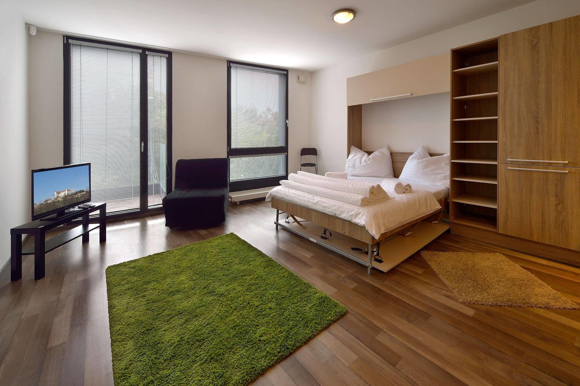 Ambiente Serviced Apartments - Dunajska 布拉迪斯拉发 外观 照片